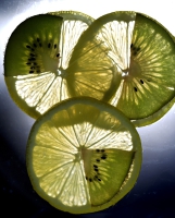 Zitrone und Kiwi